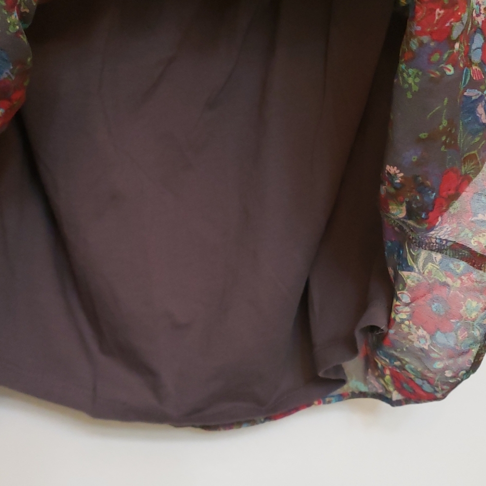 Pretty Silk Ella Moss Top - Picture 6 of 6